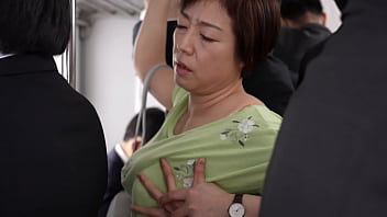 Mature Asian lady shows off her deepthroating skills