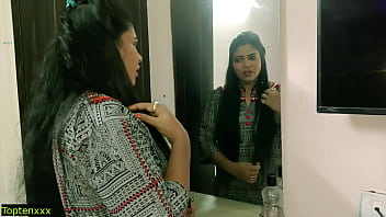 Amateur Indian housewife's romantic sex session